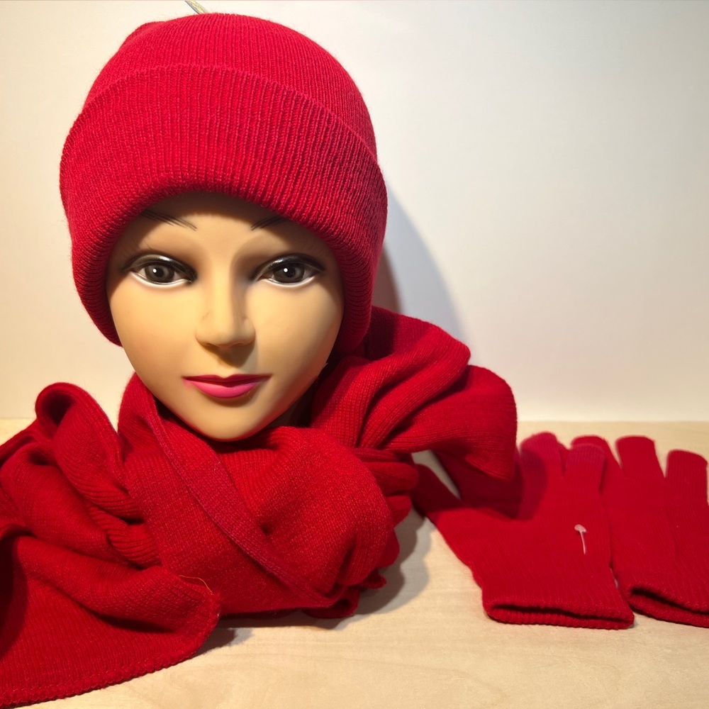 Beanie scarf and gloves set, red color
